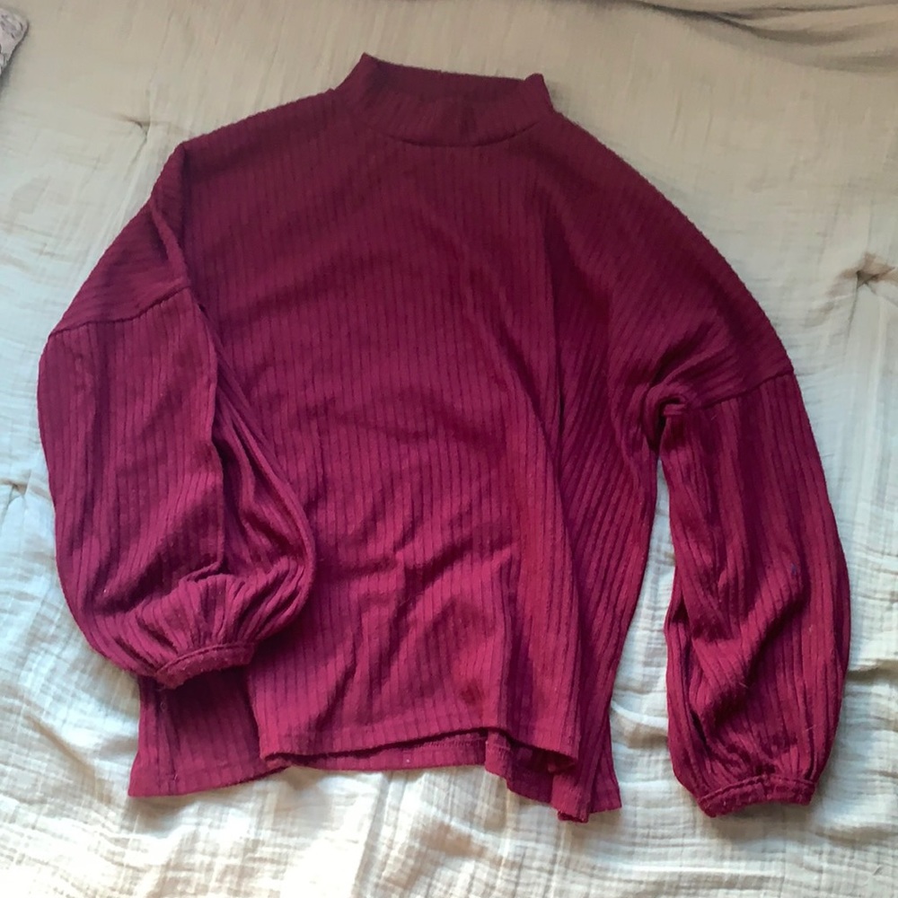 Red balloon sleeve sweater